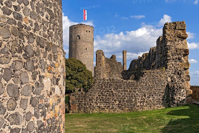 Castle towers western and eastern keep