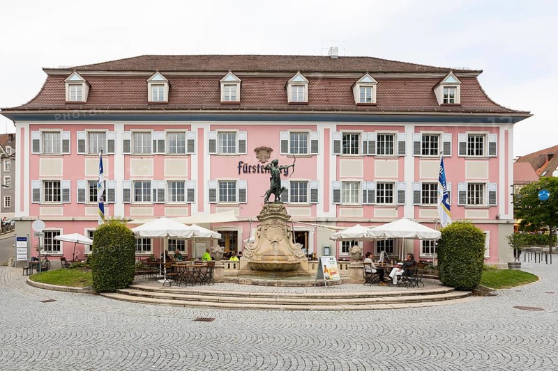 Diana Fountain in front of the Fuerstenberg Braeustueble on the Postplatz