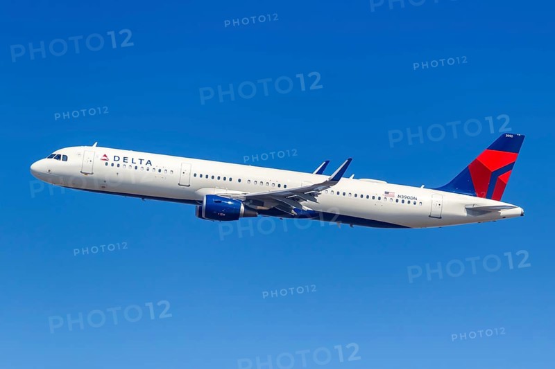 A Delta Air Lines Airbus A321 aircraft with registration N390DN at New York John F Kennedy
