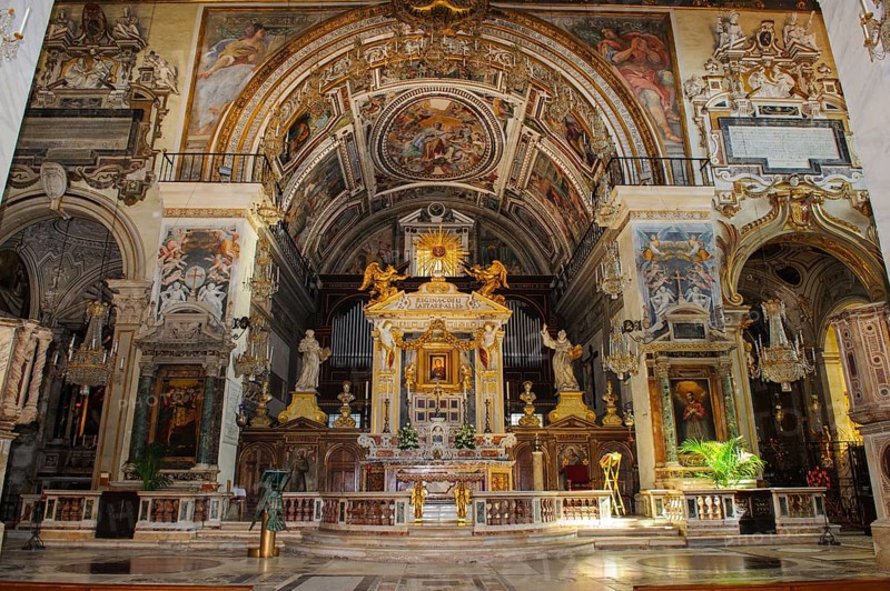 View of altar and apse of Church of Santa Maria in Aracoeli