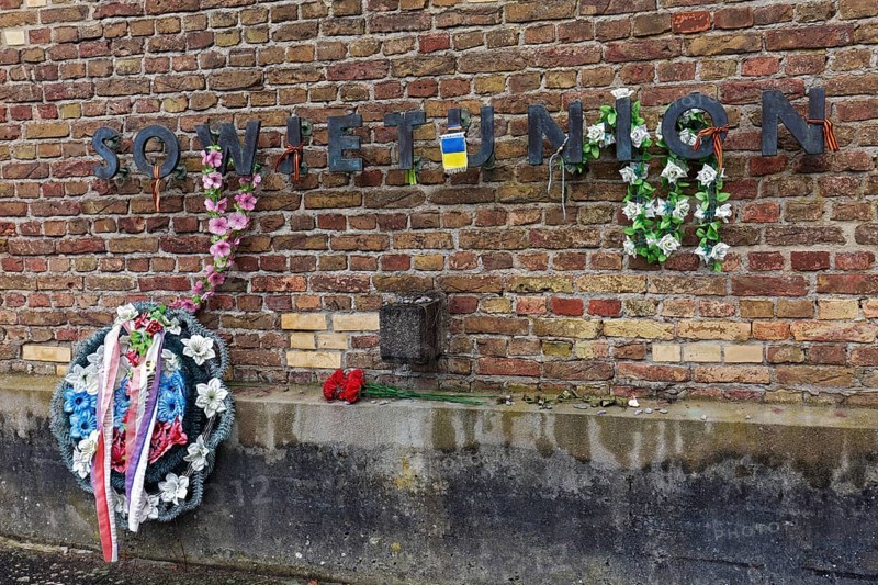 Wall with mourning wreath for the Russian concentration camp victims