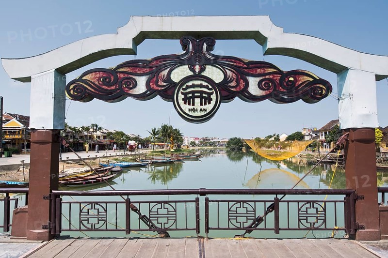 Bridge over the canal
