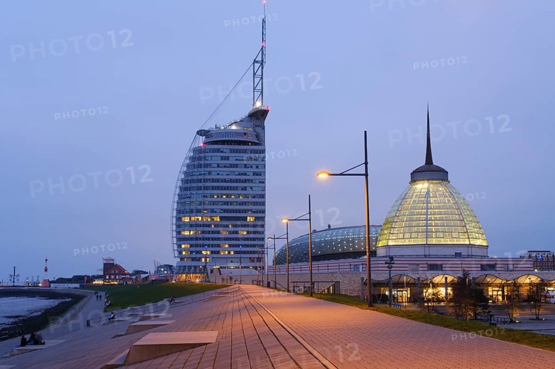 Atlantic Hotel Sail City and glass dome above the Outlet & Shopping Centre