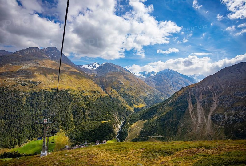 View from the Wildspitze mountain station into the Windach valley