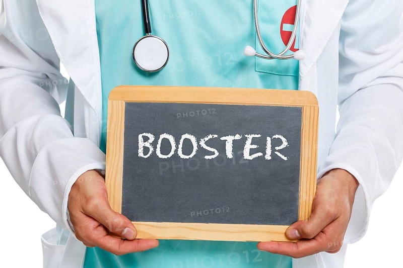 Booster vaccination vaccinate against coronavirus corona virus boost COVID-19 Covid 19 doctor doctor
