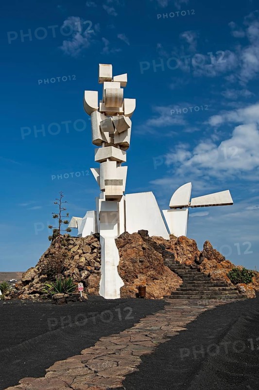 Sculpture Monumento al Campesino by the artist Cesar Manrique