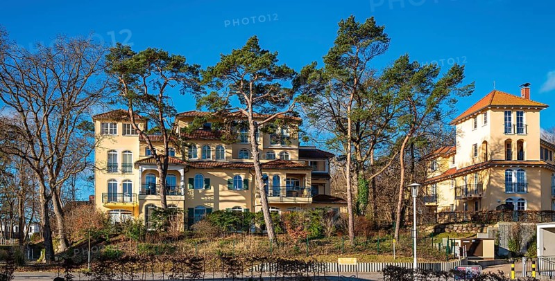 Mediterranean home with holiday flats in Baabe on the island of Ruegen