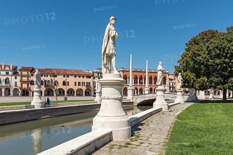 Statues at Prato della Valle square