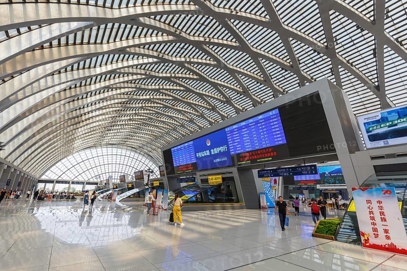 Tianjin West Station modern architecture railway station in Tianjin