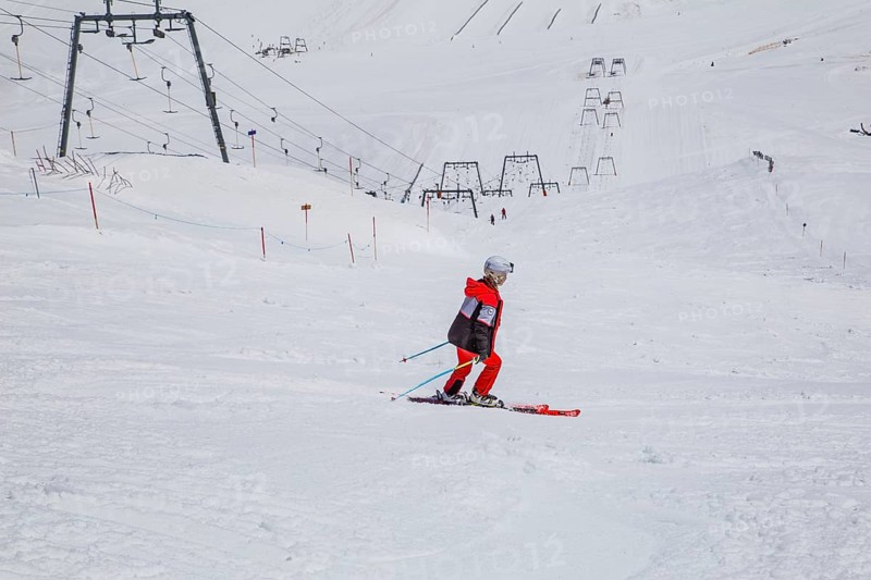 Skier on glacier ski slope Olperer