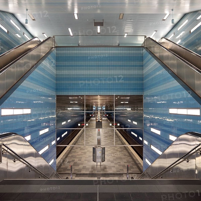 Ueberseequartier underground station