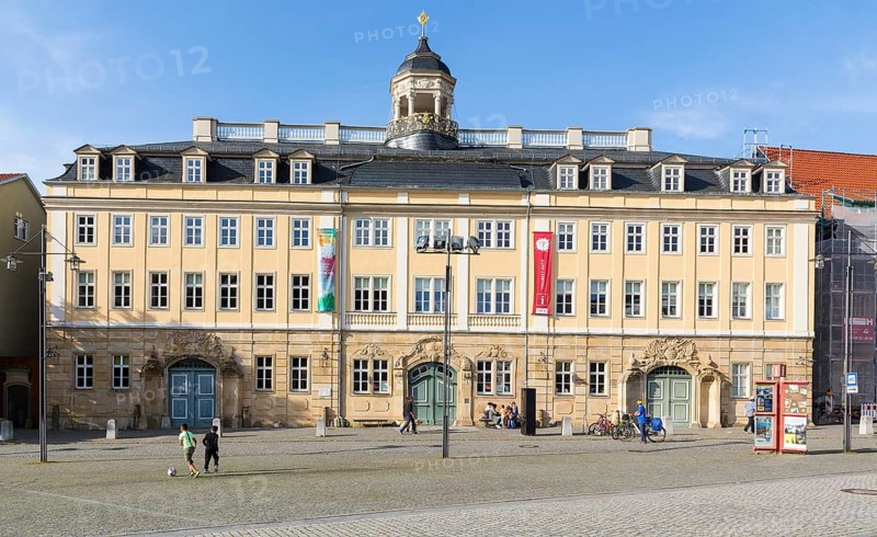 Market Square with City Palace