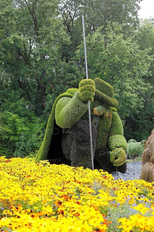 Plant sculpture