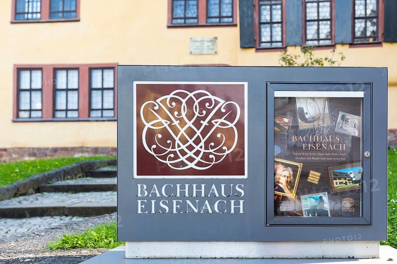 Sign on the Bach House with its seal and information about the museum
