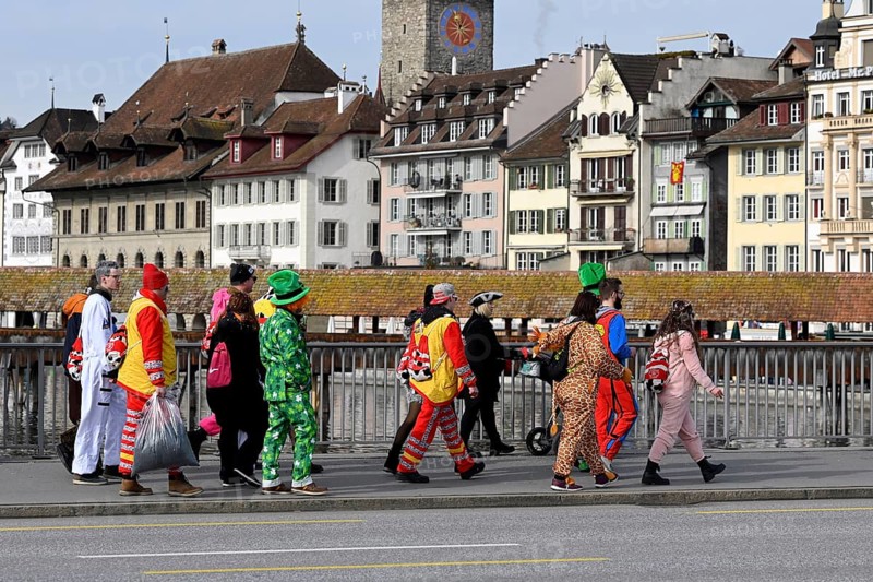 Fasnachtler on foot