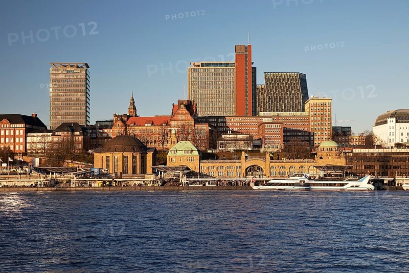 View over the Norderelbe to the Landungsbruecken and the St. Pauli district