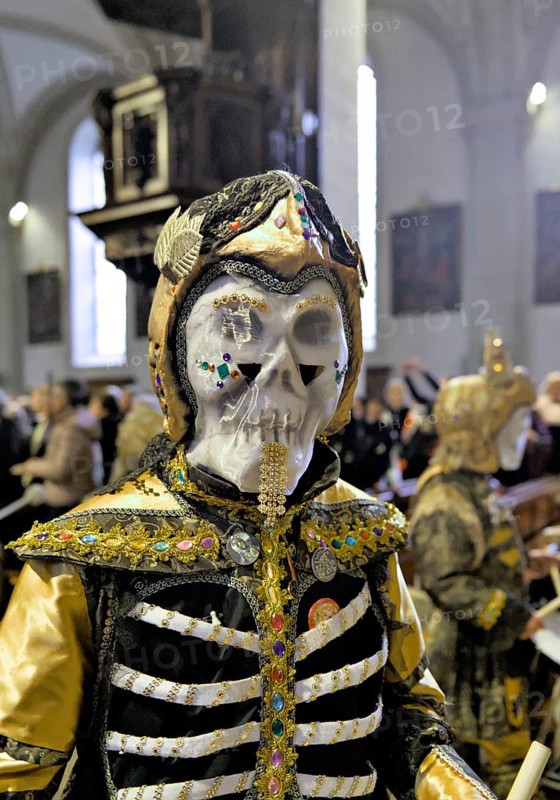 St. Leodegar Carnival Mass in the courtyard