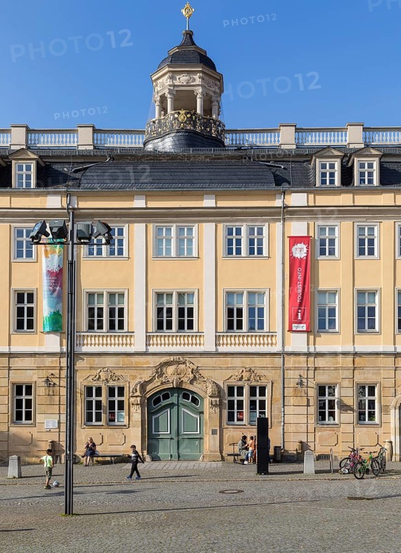 Market Square with City Palace