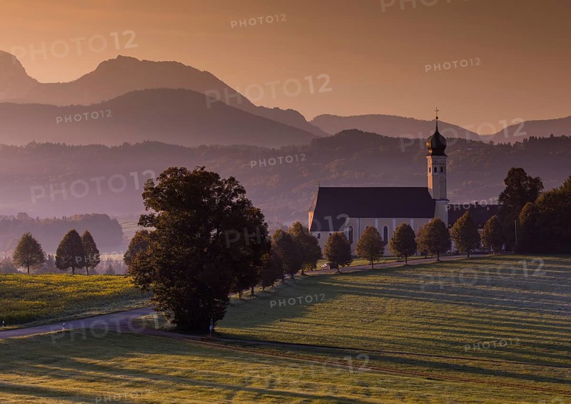 Pastel colours at sunrise at the Wilparting pilgrimage church