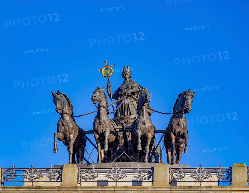 Quadriga with the city goddess Brunonia on the reconstruction of Braunschweig Castle