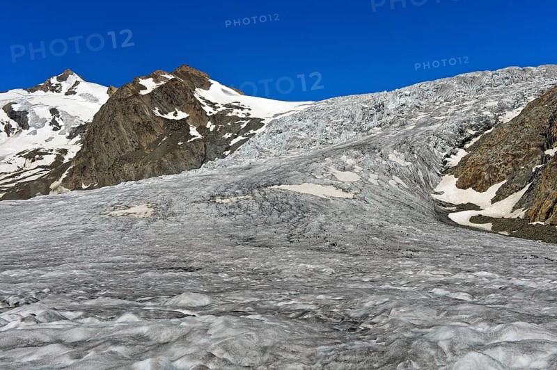 Ice field on Konkordiaplatz