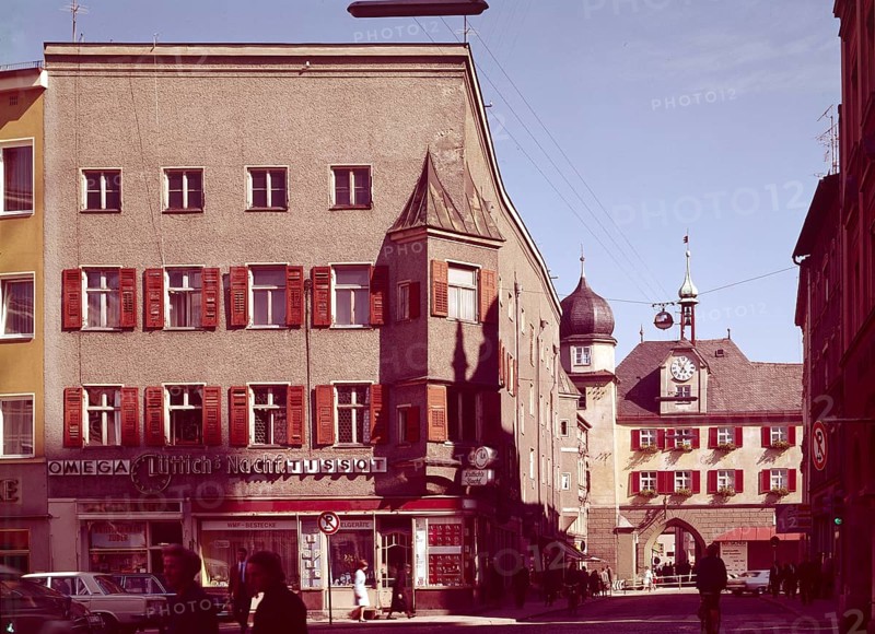 Max-Josefs-Platz with Mittertor