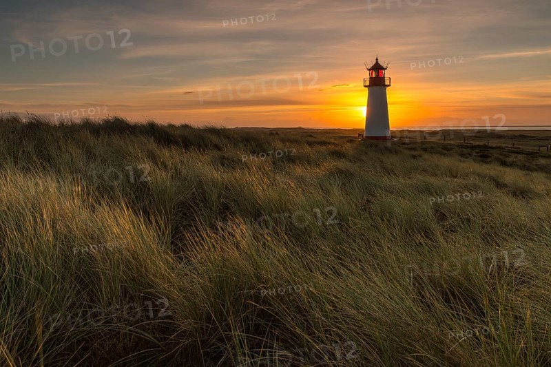 Sunrise at the lighthouse List West at the Lister Ellenbogen