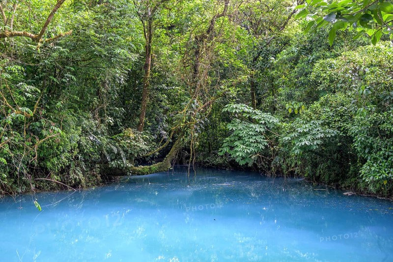 Blue turquoise water of the Rio Celeste caused by sulphur and calcium carbonate