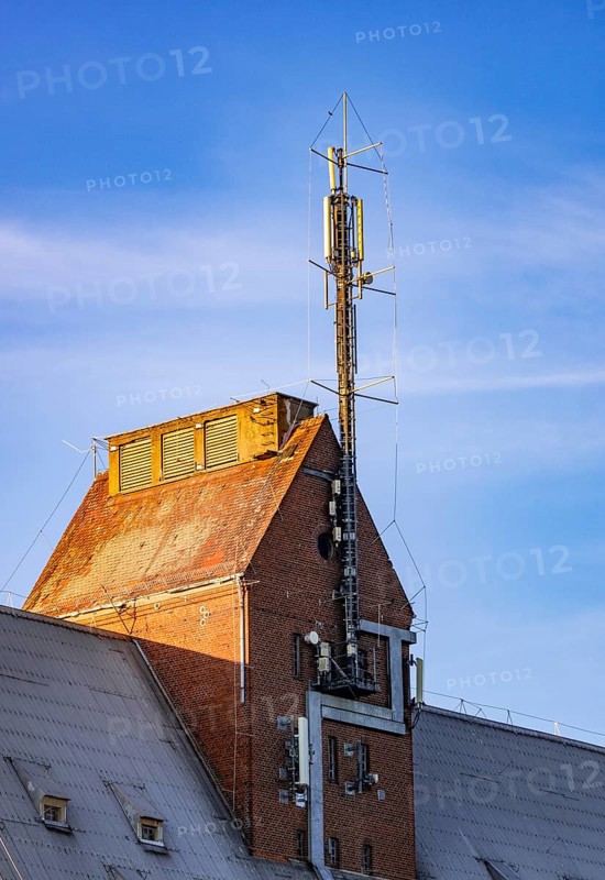 Mobile phone mast