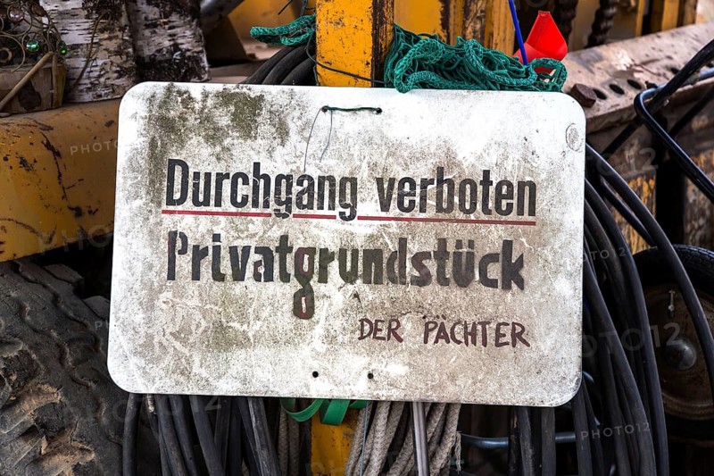 Age prohibition sign