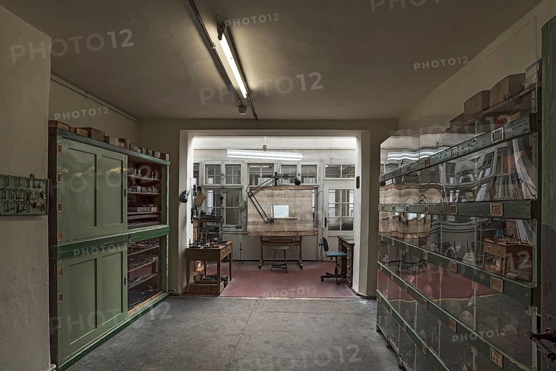 Former master's chamber with warehouse of a historic valve factory