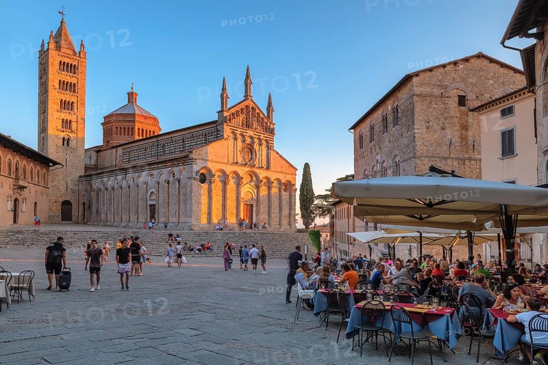 San Cerbone Cathedral in Piazza Garibaldi