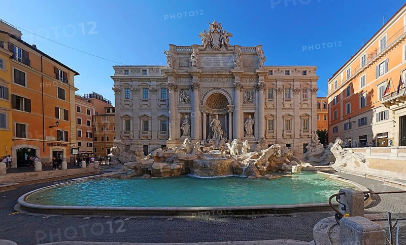 Trevi Fountain without tourists during Corona crisis