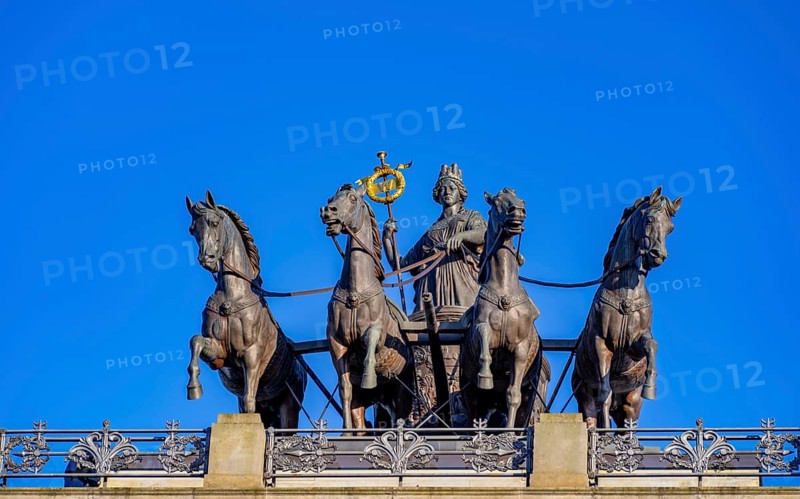 Quadriga with the city goddess Brunonia on the reconstruction of Braunschweig Castle