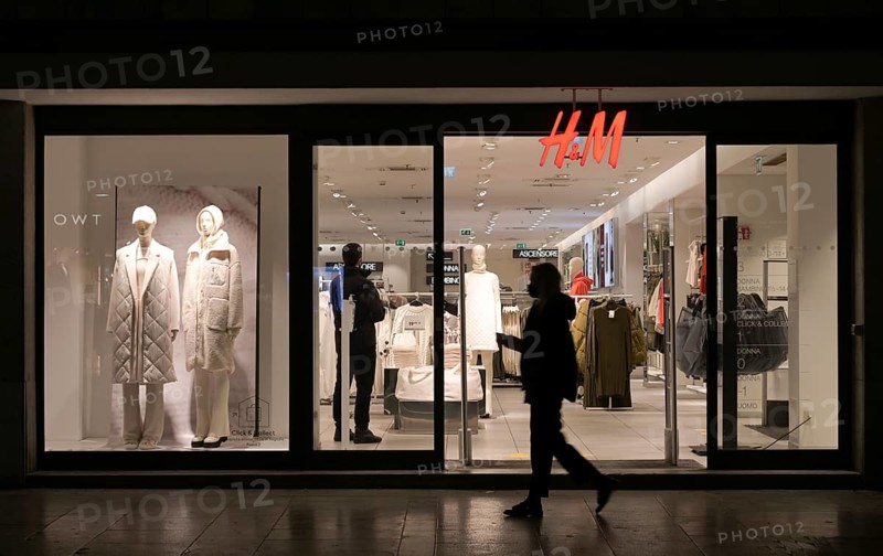 H & M
