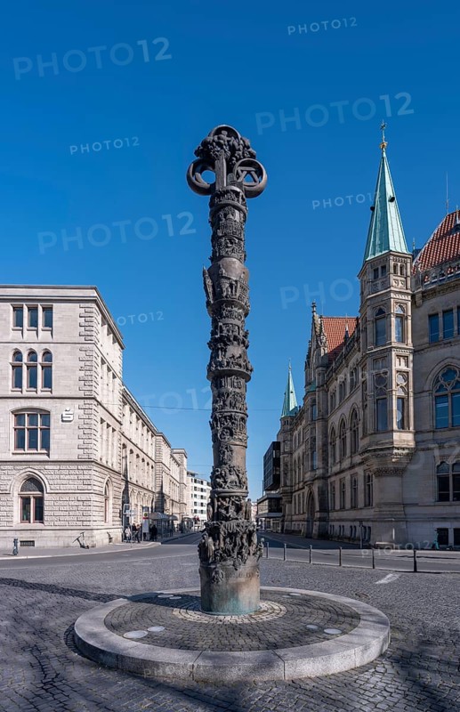 2000 Years of Christianity is the title of the bronze monumental column by the artist Juergen Weber on Braunschweig's Ruhfaeutchenplatz. The development of Christianity over the last 2000 years is depicted in several scenes. In the head of the column are the symbols of the three world religions Christianity