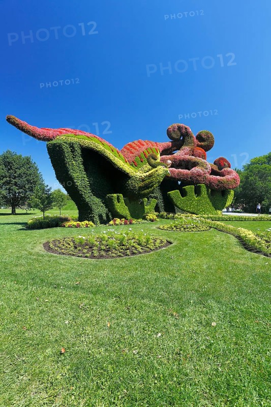 Plant sculpture