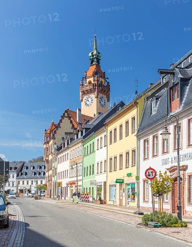 Niedermarkt with town hall