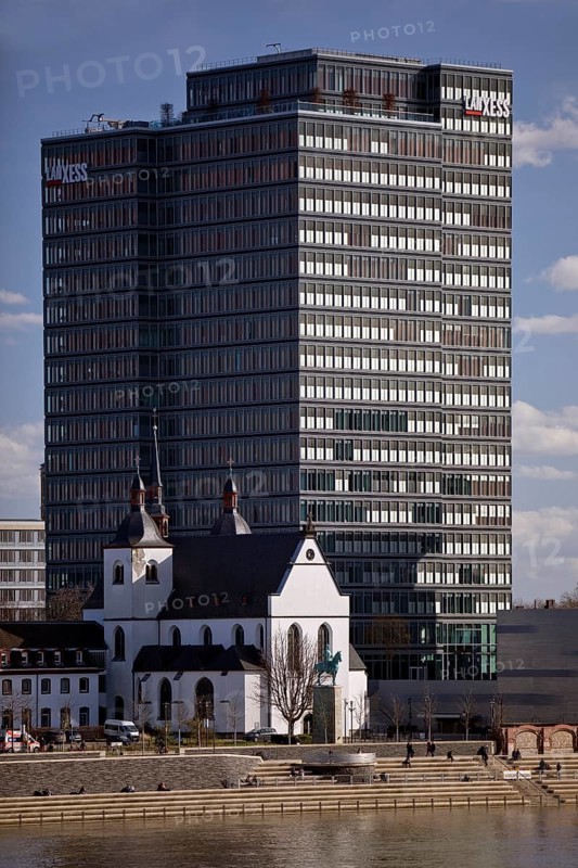 Alt St. Heribert in front of the Lanxess AG high-rise