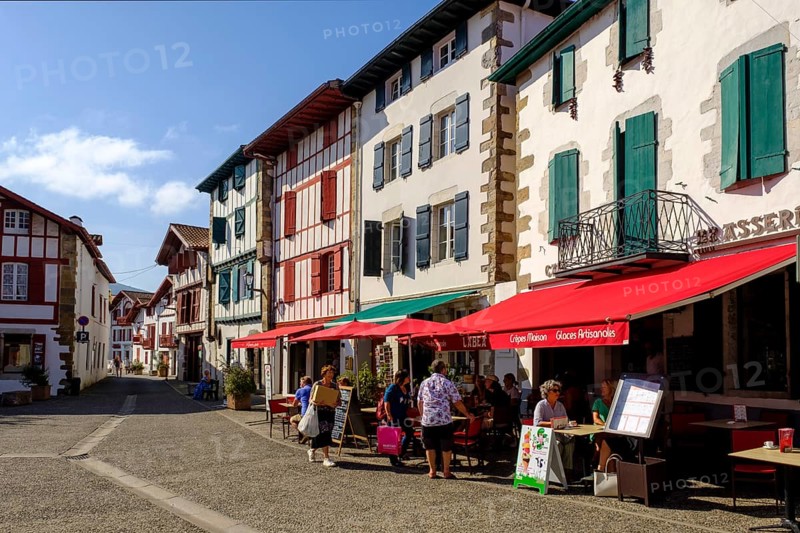 Sidewalk cafes