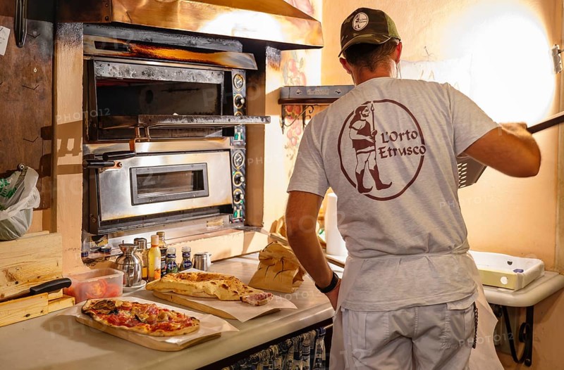 Preparation of pizza