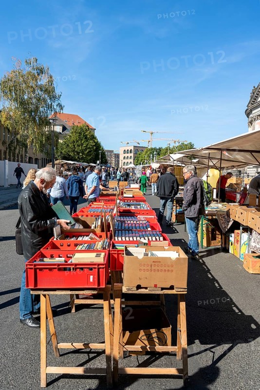 Flea market with books and records at the Bodemuseum