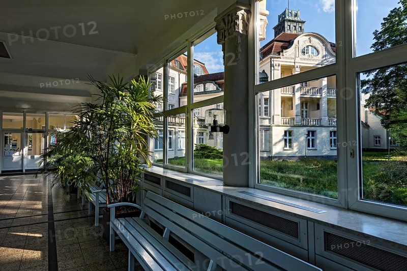 Wandelhalle of the Hotel Badehof in Art Nouveau style