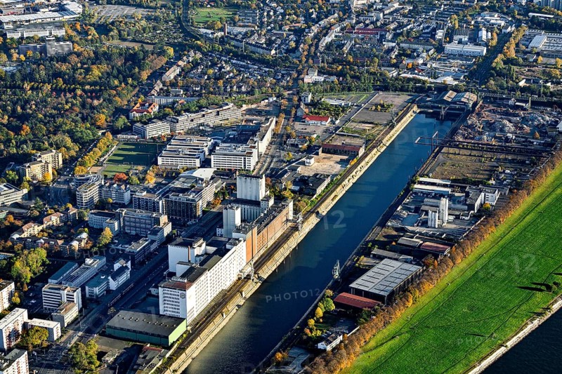 Deutz Harbour