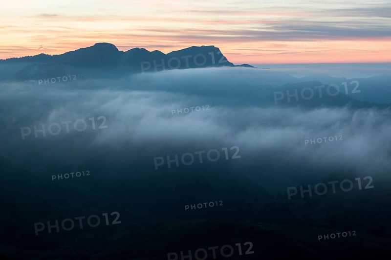 Fog in the high valley on an autumn evening at Potlakopf