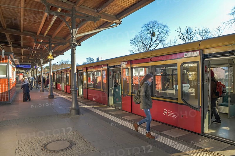 Zehlendorf S-Bahn station