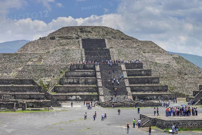 Pyramid of the Moon Piramide de la Luna