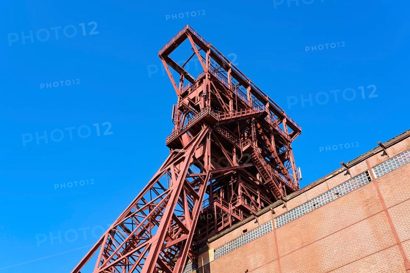 Double strut frame with machine hall in Consol Park