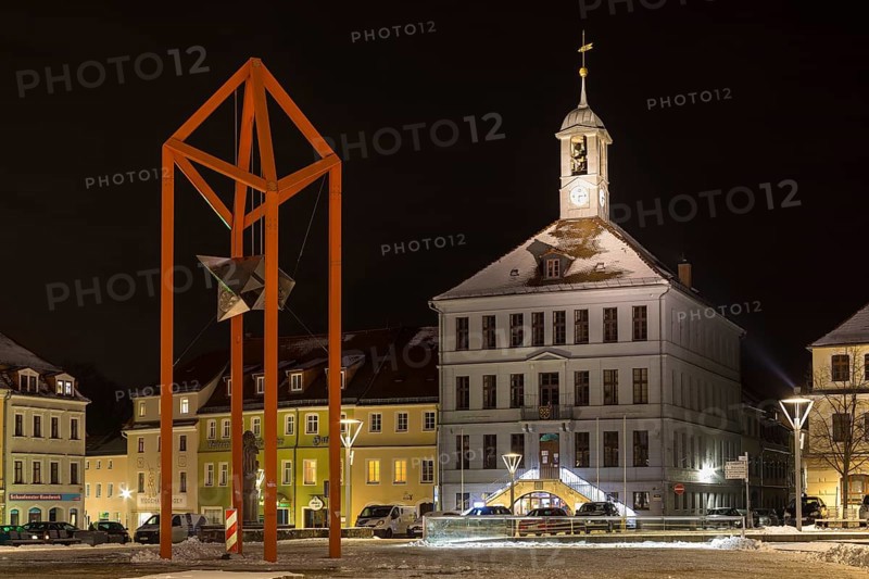 Altmarkt with steel sculpture and town hall
