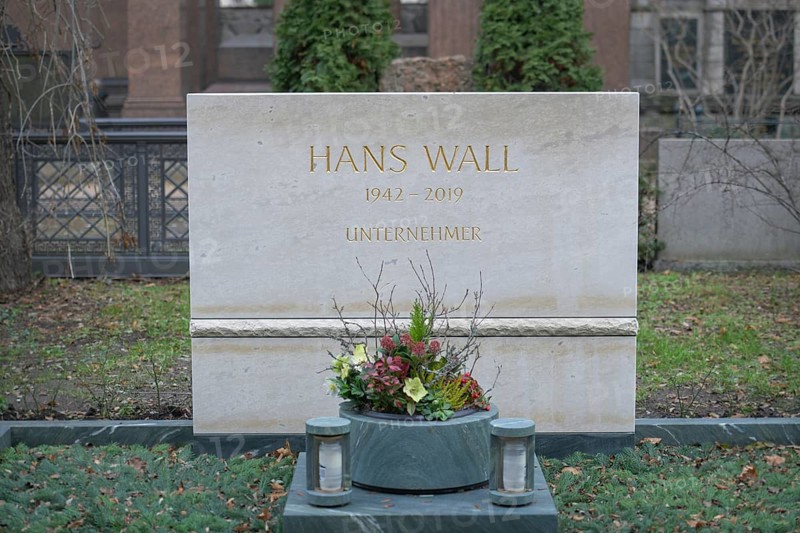 Grab Hans Wall
